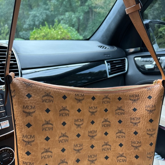 MCM shoulder bag leather cognac brown adjustable strap - Picture 9 of 14